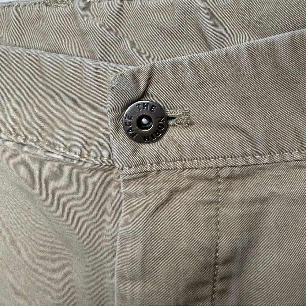 The North Face Khaki Chinos Classic Flat-Front Design Size 36 Waist GUC See Pics - Picture 2 of 9